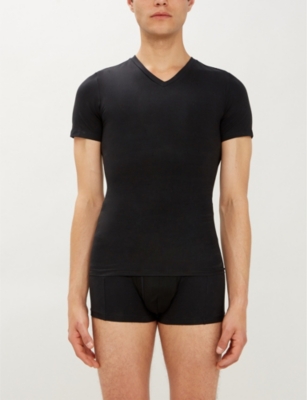 SPANX Zoned performance v&ndash;neck undershirt