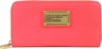 MARC BY MARC JACOBS Classic Q Vertical zip-around wallet