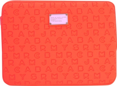 MARC BY MARC JACOBS Dreamy logo 13