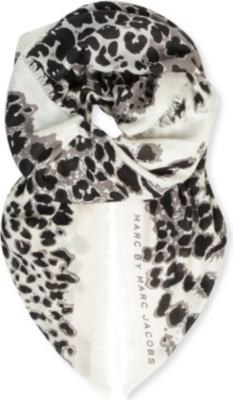 MARC BY MARC JACOBS Jaguar print scarf