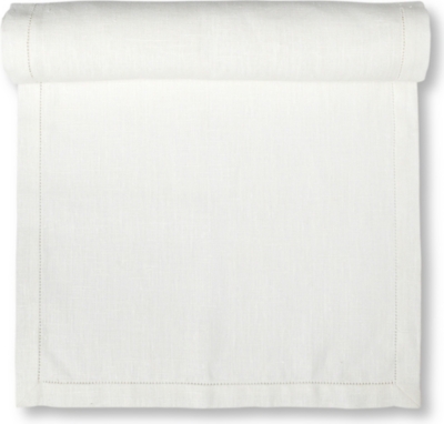 LINUM Invit table runner