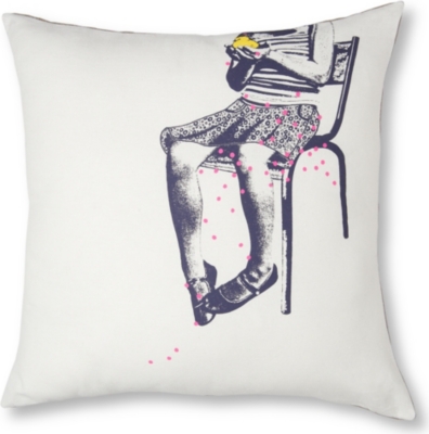 LA CERISE SUR LE GATEAU Coussin Fanette cushion cover