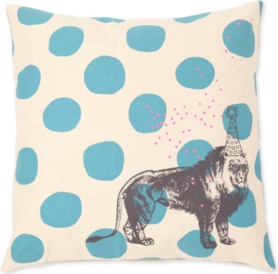 LA CERISE SUR LE GATEAU Lion cushion cover