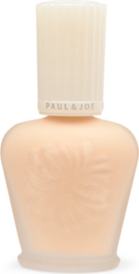 PAUL & JOE Protective fluid foundation