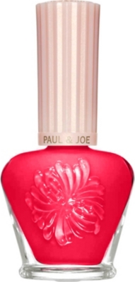 PAUL & JOE Nail polish