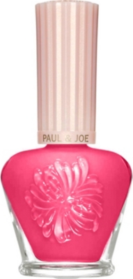 PAUL & JOE Nail polish