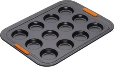 LE CREUSET Non-stick 12 cup bun tray