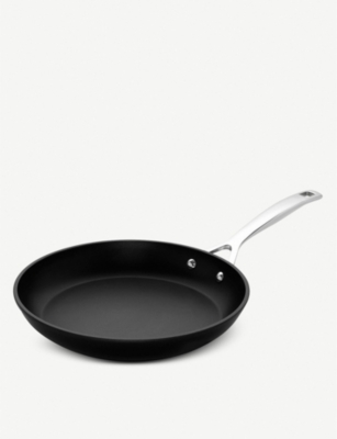 LE CREUSET Toughened non&ndash;stick shallow frying pan 28cm