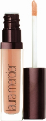 LAURA MERCIER Lip plumper