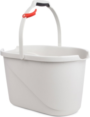 GOOD GRIPS Angled mop bucket