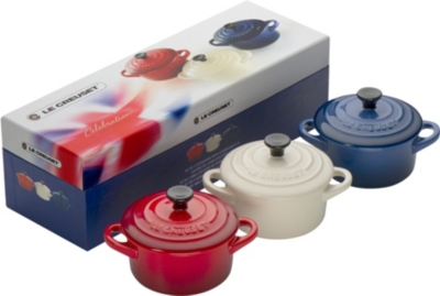 LE CREUSET Britain Celebrates stoneware petite casserole gift set