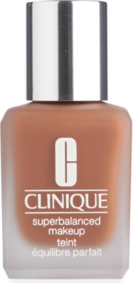 CLINIQUE Superbalanced Makeup