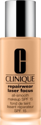 CLINIQUE Repairwear Laser Focus All&ndash;Smooth Makeup SPF 15