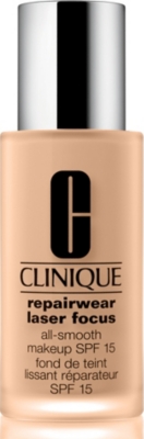 CLINIQUE Repairwear Laser Focus All&ndash;Smooth Makeup SPF 15
