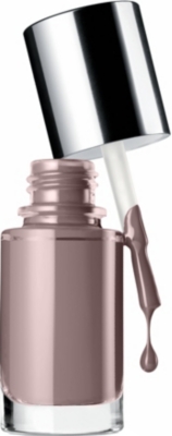 CLINIQUE A Different Nail Enamel For Sensitive Skins