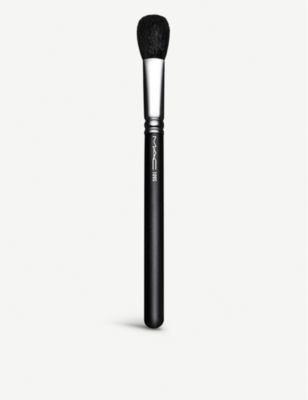 MAC: 109 Small Contour Brush