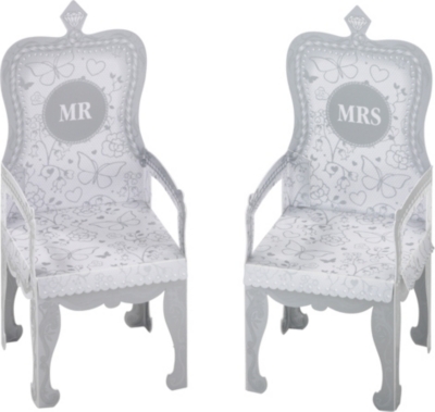 TALKING TABLES Mr and Mrs cupcake thrones