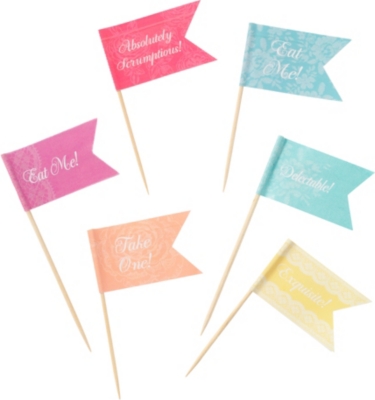 TALKING TABLES Canap&eacute; flags