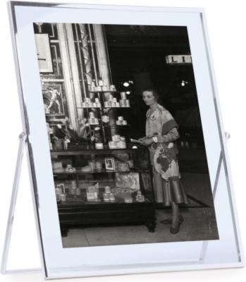 BRIGHT IDEAS Silver floating photo frame 10