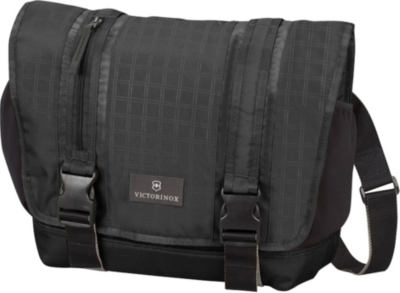 VICTORINOX Altmont 2.0 10" laptop messenger bag