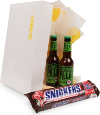 SELFRIDGES SELECTION Camden Pale Ale and Giant Snickers gift set 2 x 330ml