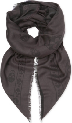 ALEXANDER MCQUEEN Skull-printed scarf
