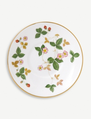 WEDGWOOD Wild strawberry coffee saucer