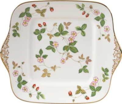 WEDGWOOD Wild strawberry bread and butter plate