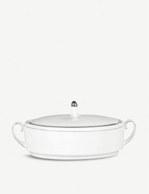 VERA WANG @ WEDGWOOD Blanc sur Blanc covered vegetable dish