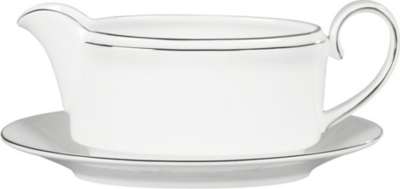 VERA WANG @ WEDGWOOD Blanc sur Blanc sauce boat stand