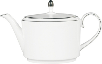 VERA WANG @ WEDGWOOD Blanc sur Blanc teapot