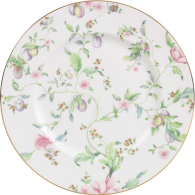 WEDGWOOD Sweet Plum 27cm accent plate