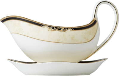 WEDGWOOD Cornucopia sauce boat