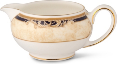 WEDGWOOD Cornucopia cream jug