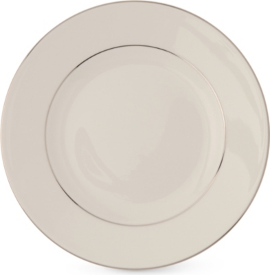 WEDGWOOD Signet Platinum plate 20cm