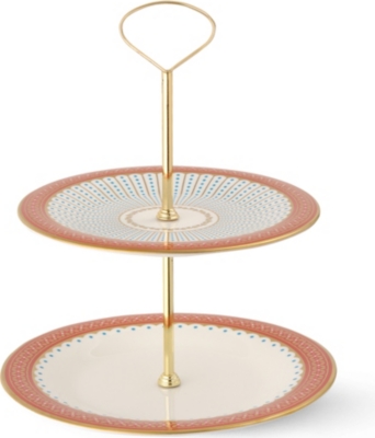 WEDGWOOD Queen of Hearts cake stand