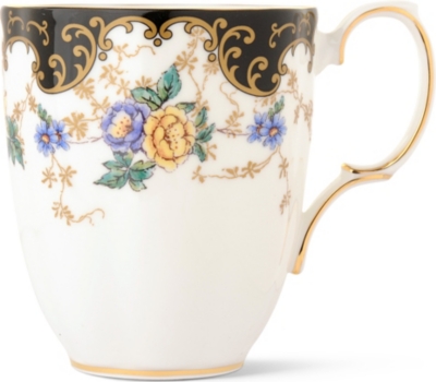 ROYAL ALBERT 1910 Duchess mug