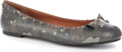 MARC BY MARC JACOBS Mouse studded leather pumps