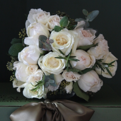 THE REAL FLOWER COMPANY Ivory scented bouquet
