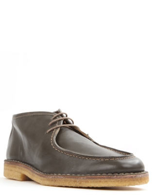 THE GENERIC MAN Easton Chukka boots
