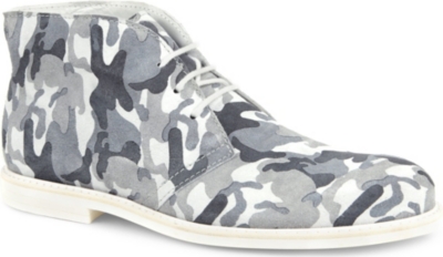 THE GENERIC MAN Florentine suede desert boots