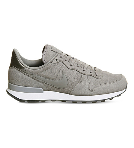 nike internationalist id nike internationalist id