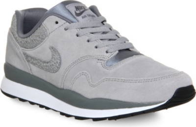 mens nike air safari trainers
