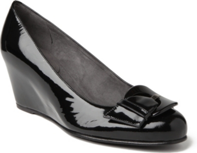 STUART WEITZMAN Bucalina patent leather wedge courts