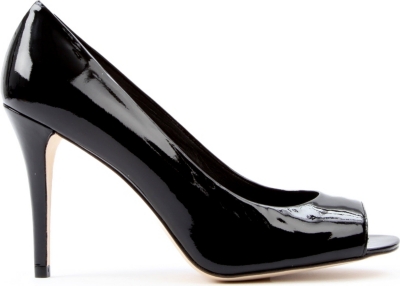 STUART WEITZMAN Stylish patent leather courts