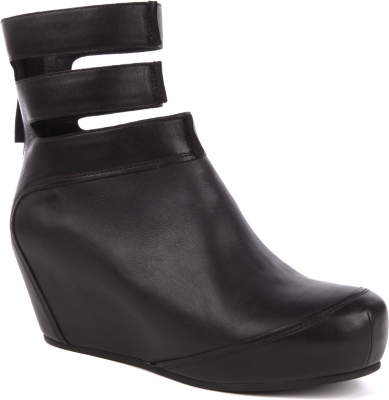 CAMILLA SKOVGAARD Flake leather ankle boots
