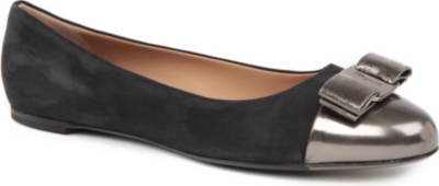 FERRAGAMO Suri leather pumps