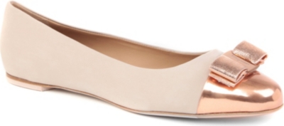 FERRAGAMO Suri leather pumps