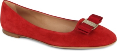 FERRAGAMO Scott suede pumps