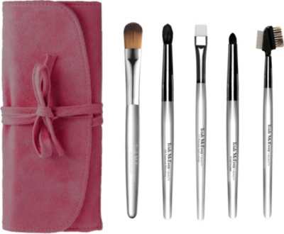 TRISH MCEVOY Effortless Eyes brush roll